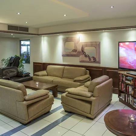 Manousos Szálloda 3*