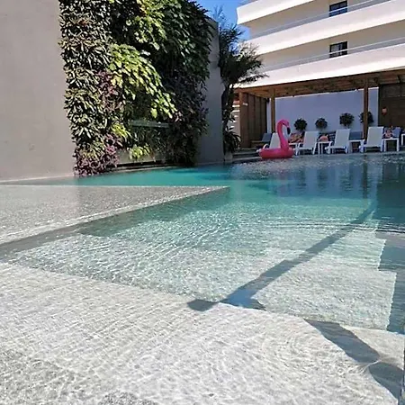Hotel Manousos