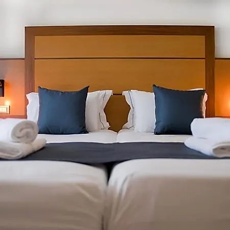 Manousos Hotell