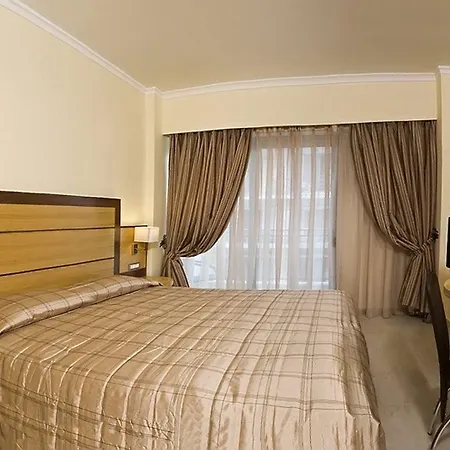 Hotel Manousos