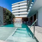 マヌッソス シティ 3*
