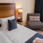 マヌッソス シティ ホテル 3*